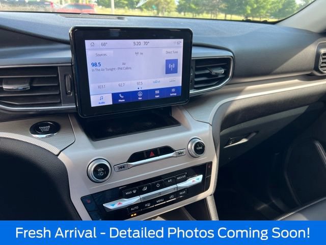 Used 2023 Ford Explorer XLT w/ XLT Sport Appearance Package AWD/4WD image 12