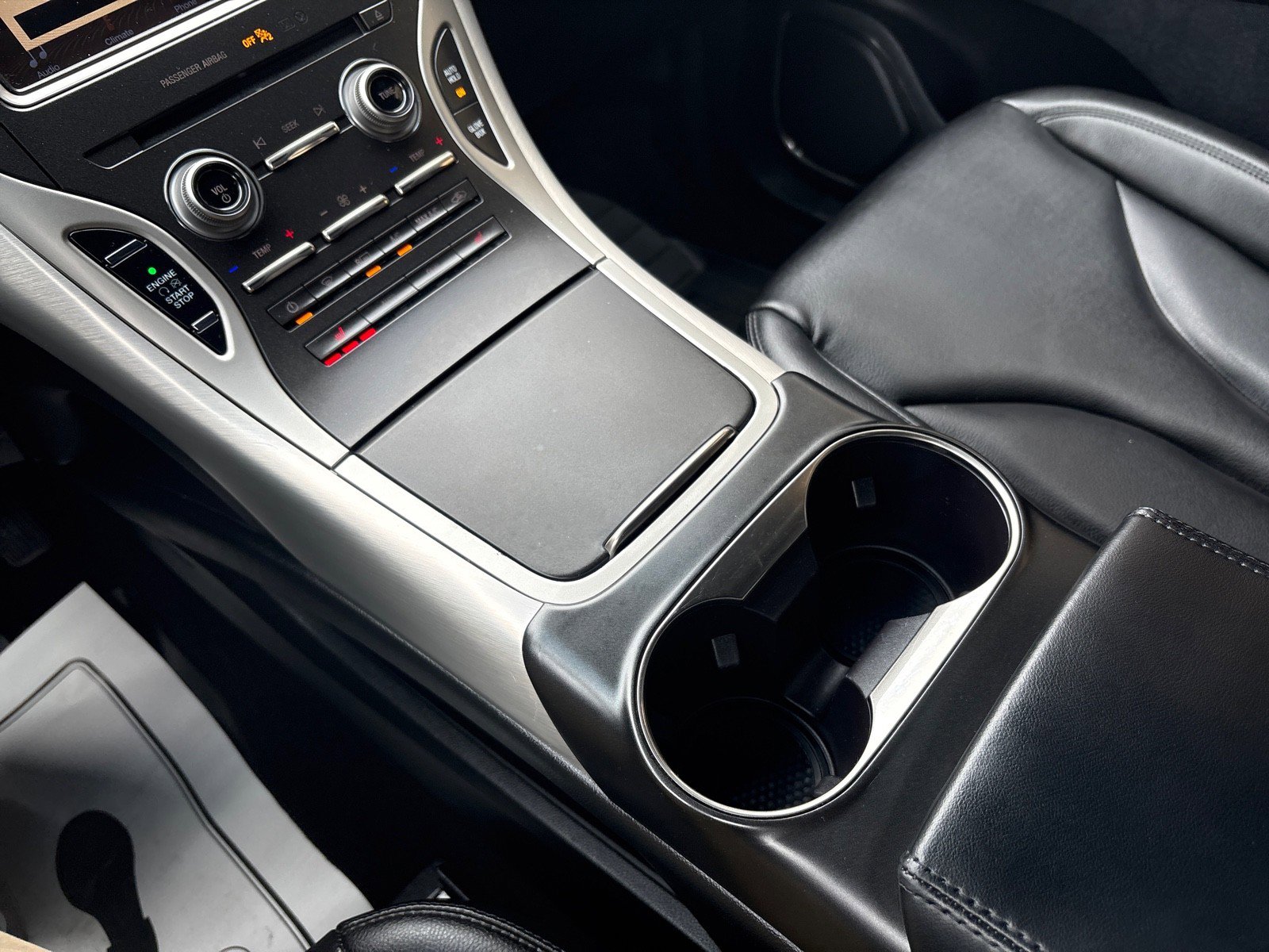 Used 2019 Lincoln Nautilus Premier image 16