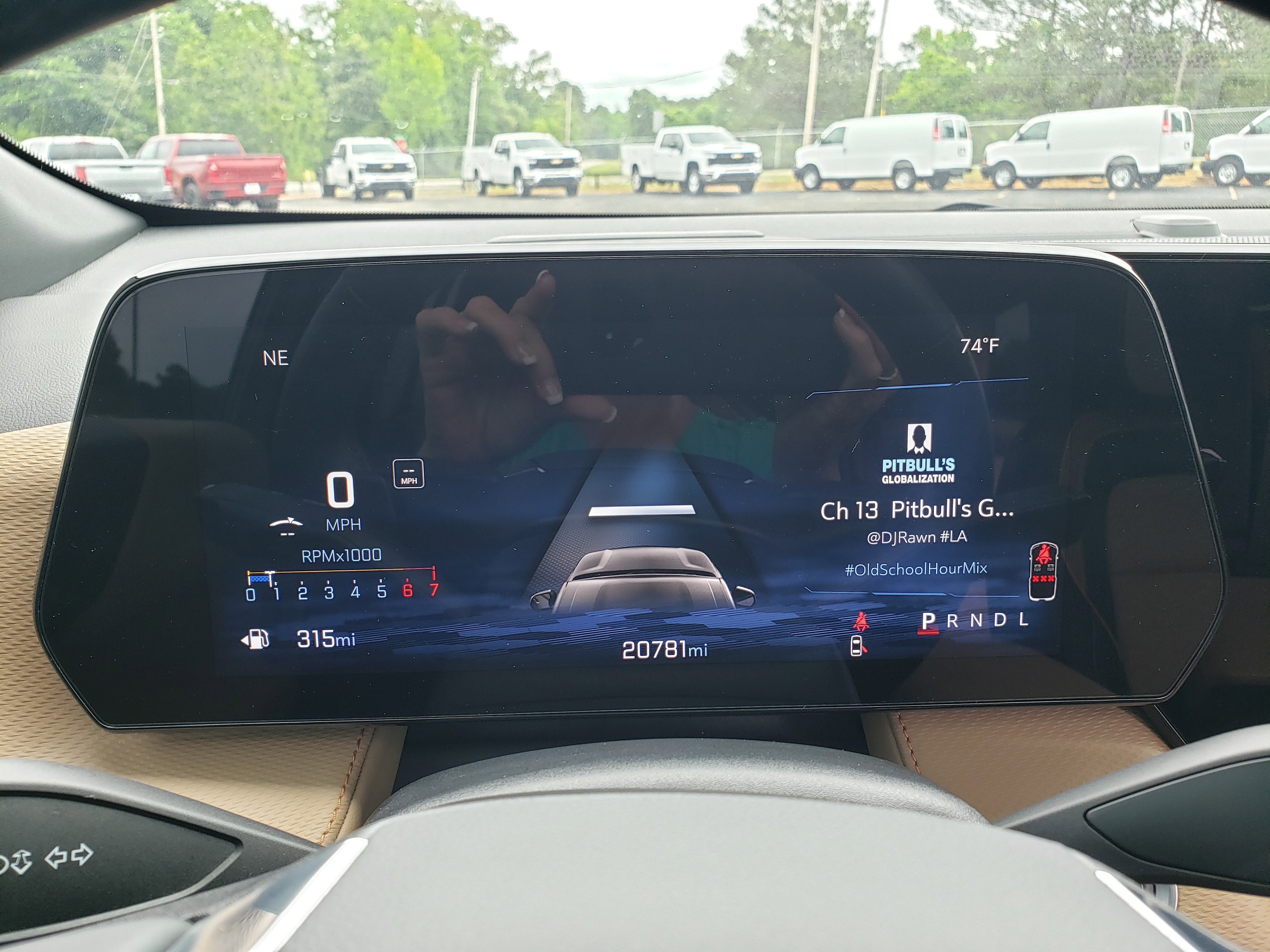 Used 2025 Chevrolet Equinox ACTIV w/ Safety and Technology Package FWD image 21