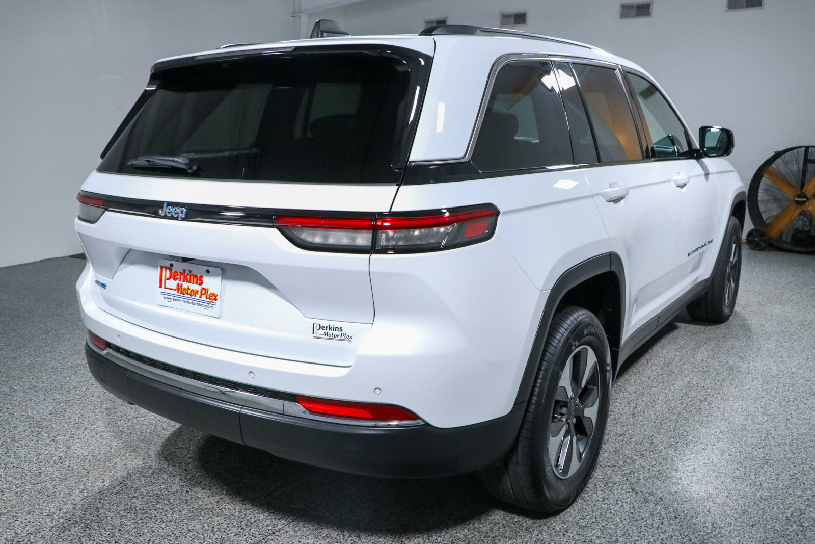 Used 2022 Jeep Grand Cherokee Limited 4xe AWD/4WD image 7