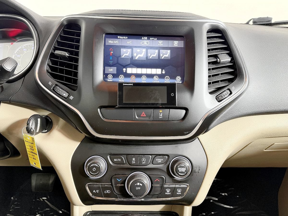 Used 2021 Jeep Cherokee Latitude AWD/4WD image 56