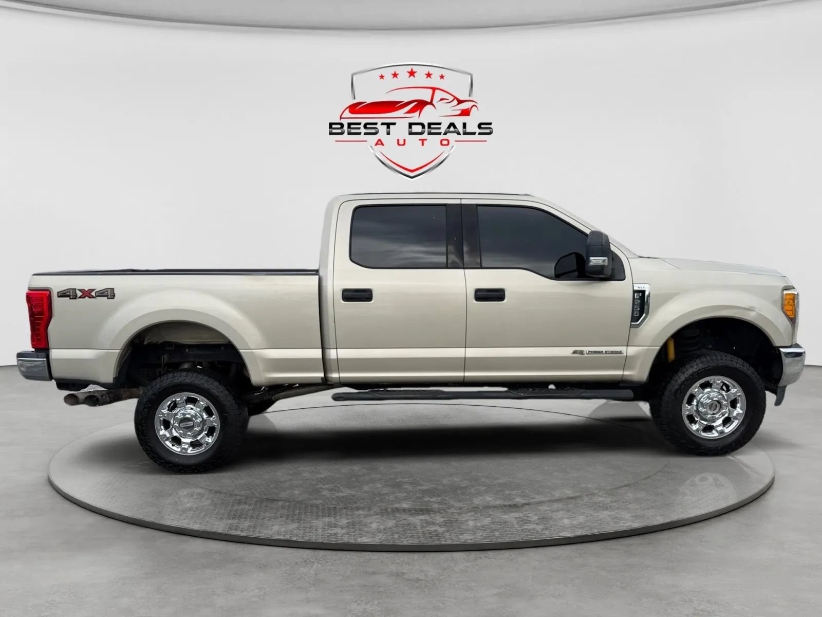 Used 2017 Ford F250 XLT AWD/4WD image 6