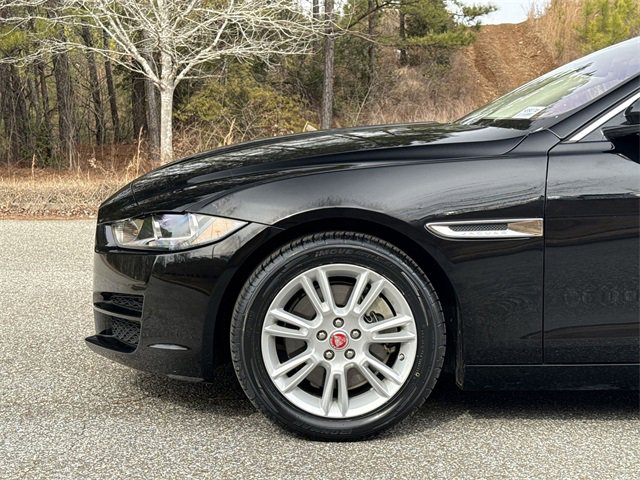 Used 2019 Jaguar XE Premium image 19