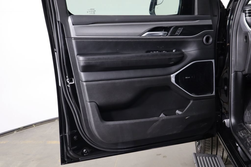 New 2026 Jeep Grand Wagoneer L Limited AWD/4WD image 21