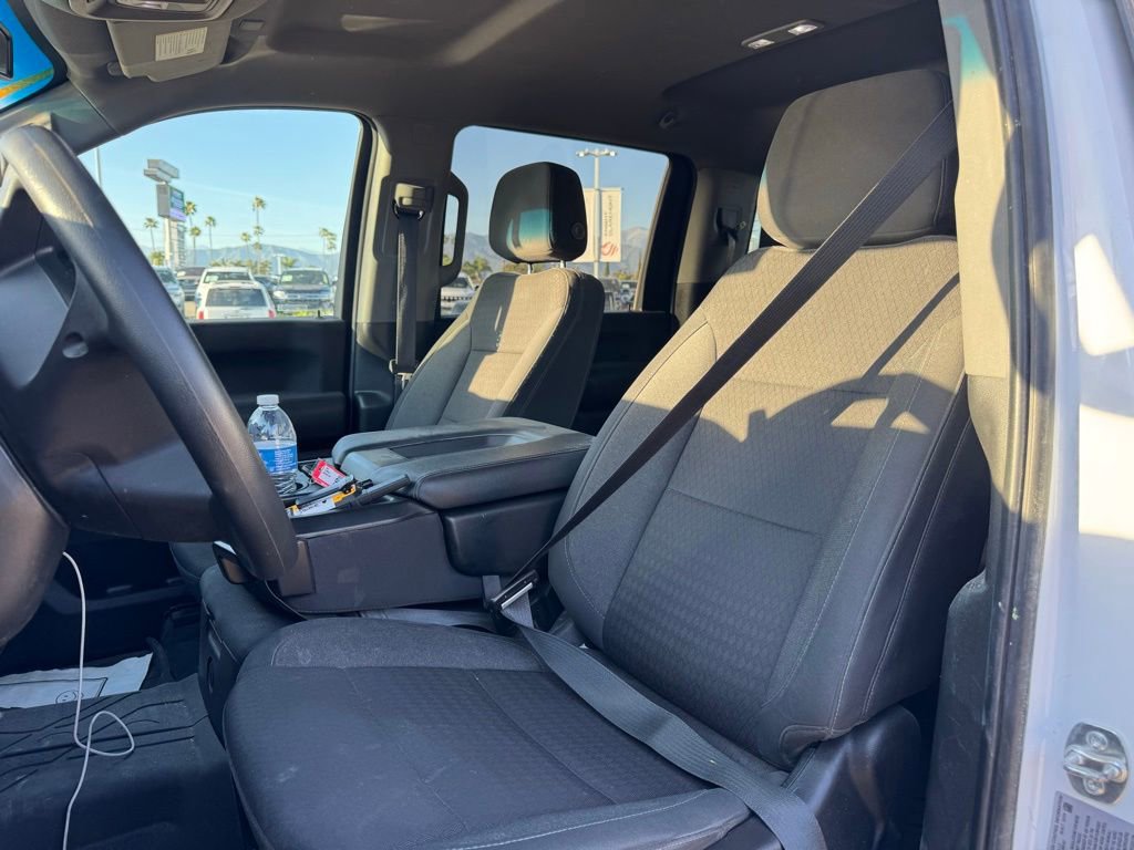 Used 2025 Chevrolet Silverado 2500 Custom w/ Custom Value Package image 5