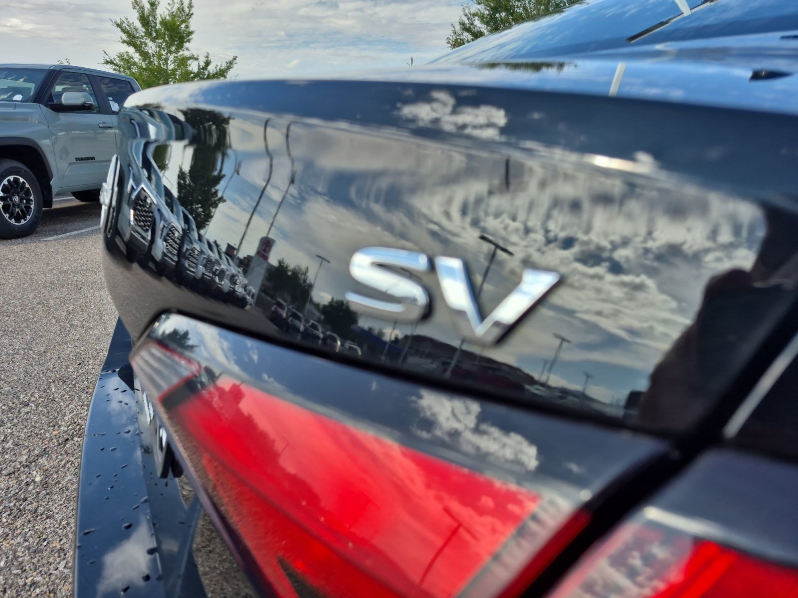 Used 2024 Nissan Versa SV FWD image 22