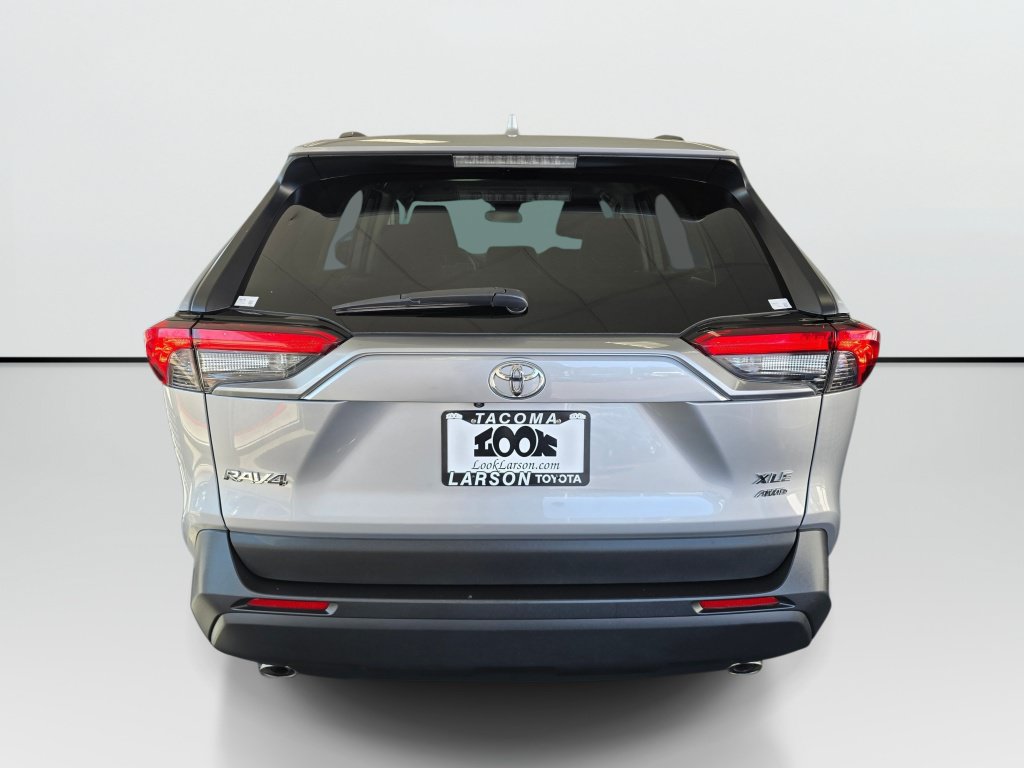 Used 2025 Toyota RAV4 XLE AWD/4WD image 4