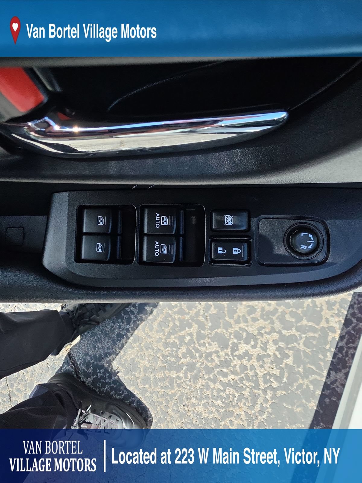 Used 2018 Subaru Legacy 3.6R Limited AWD/4WD image 11