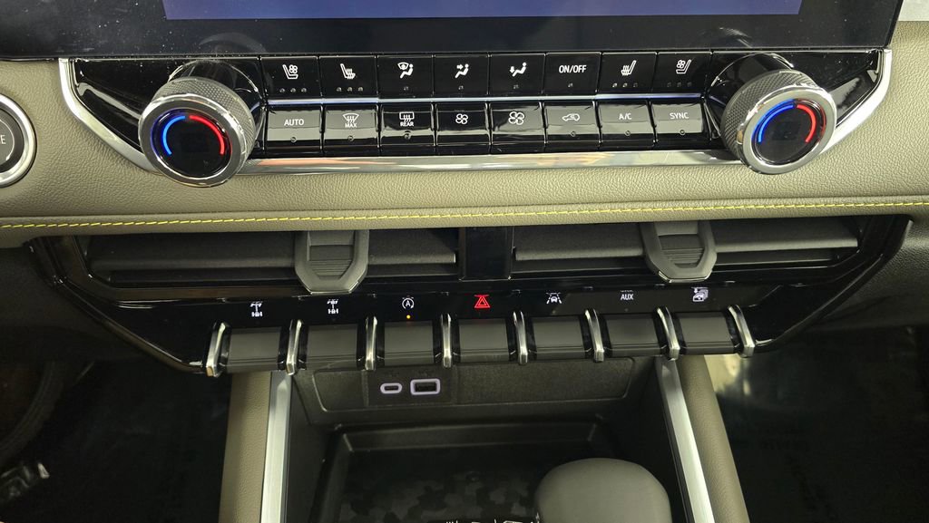 New 2026 Chevrolet Colorado ZR2 image 23