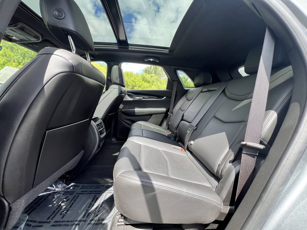 Used 2023 Cadillac XT5 Premium Luxury w/ Technology Package AWD/4WD image 36