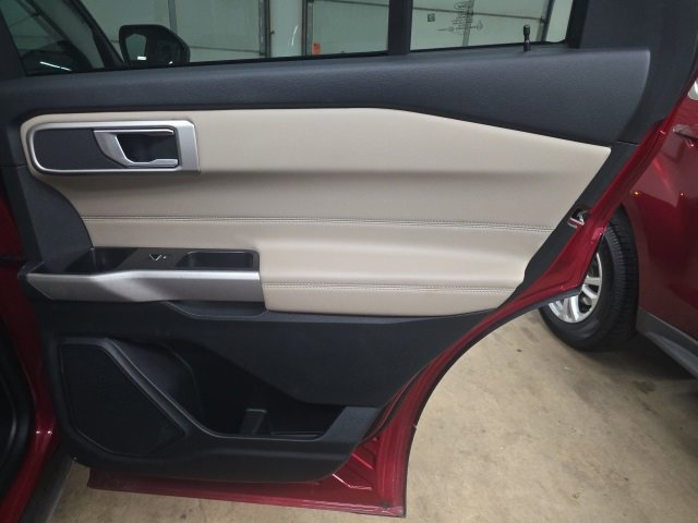 Used 2023 Ford Explorer XLT w/ Equipment Group 202A image 9