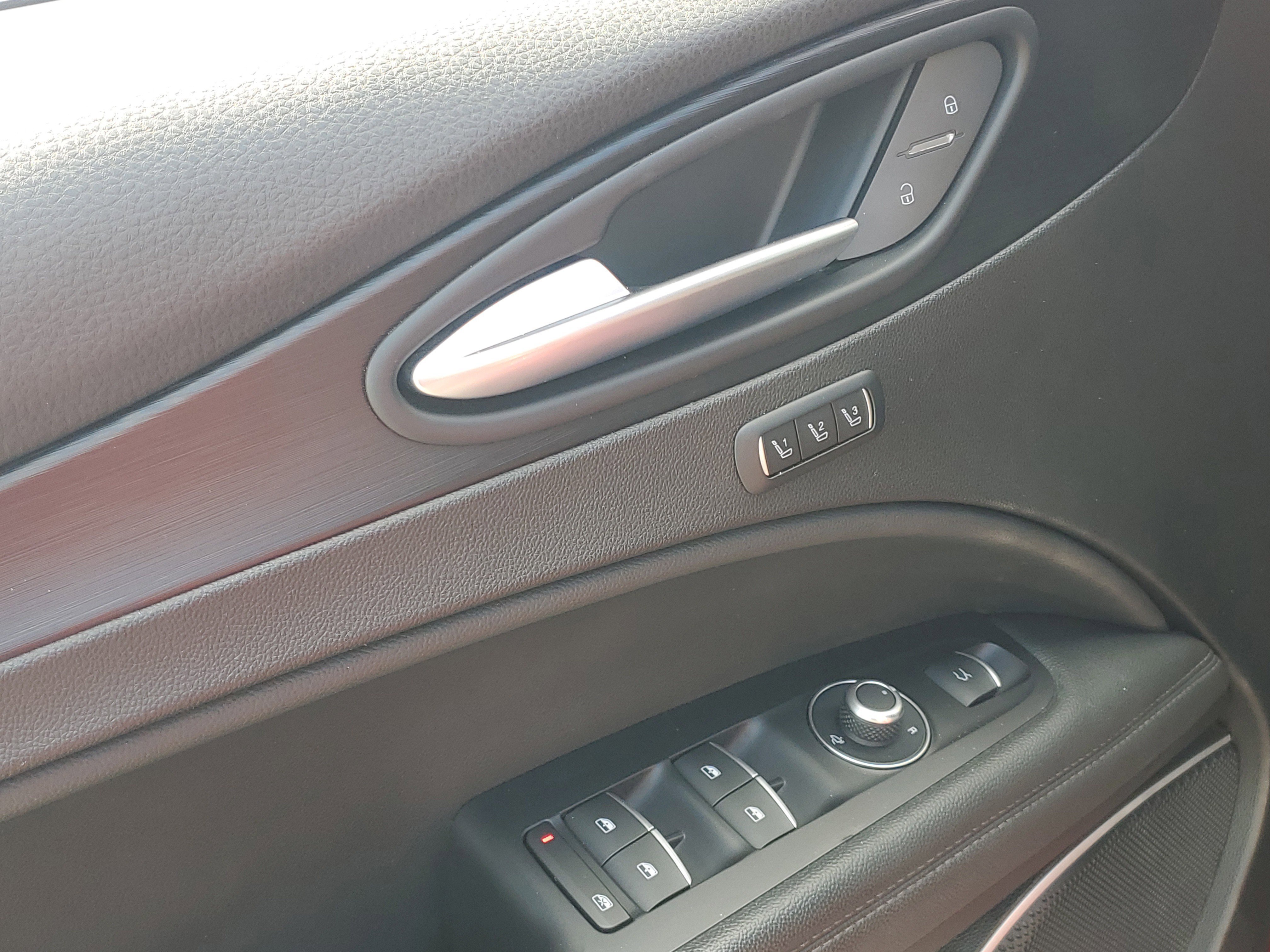 Used 2018 Alfa Romeo Stelvio AWD image 20