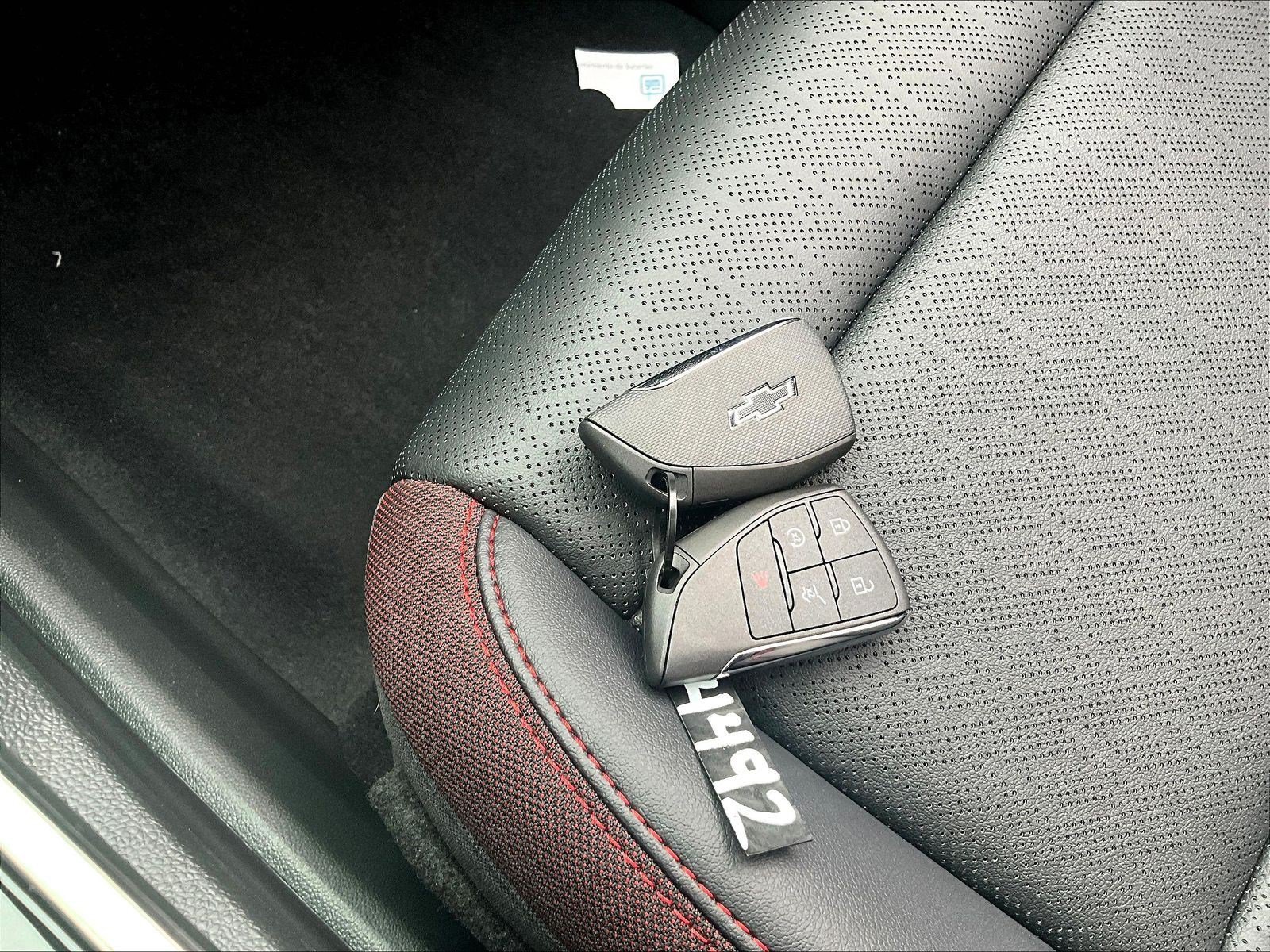 New 2027 Chevrolet Equinox RS w/ Safety and Technology Package FWD image 23