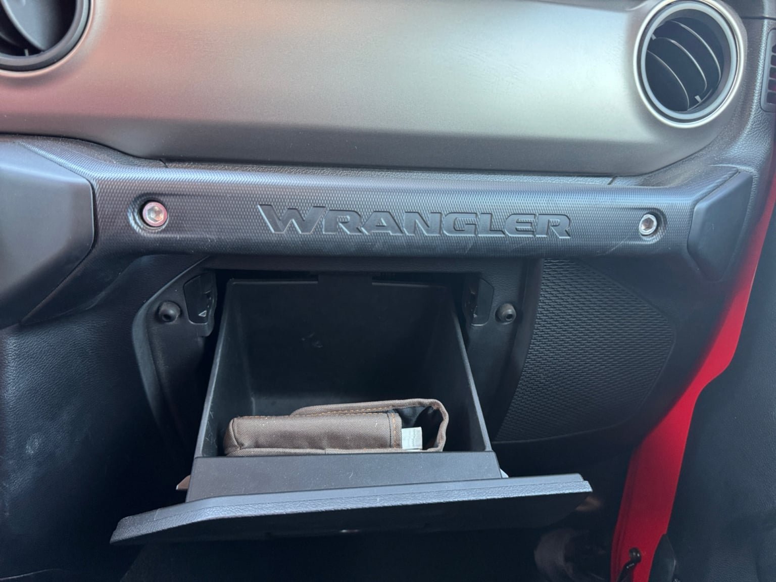 Used 2018 Jeep Wrangler Unlimited Sport S AWD/4WD image 24