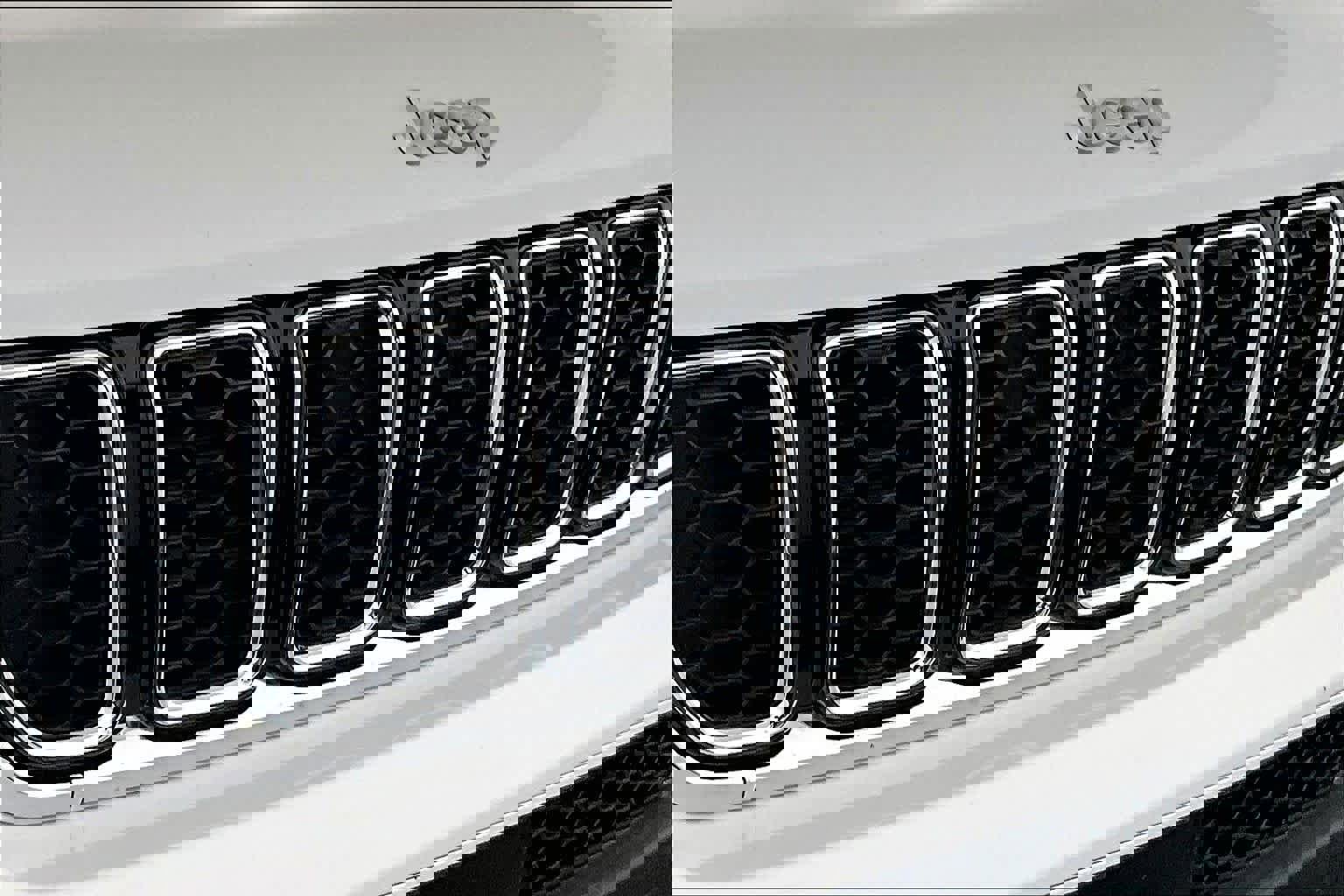 Used 2025 Jeep Grand Cherokee Overland w/ Trailer Tow Package image 28