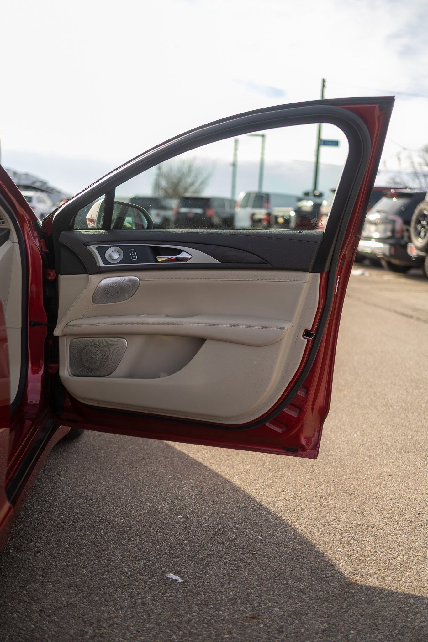 Used 2020 Lincoln MKZ Reserve w/ Luxury Package image 39