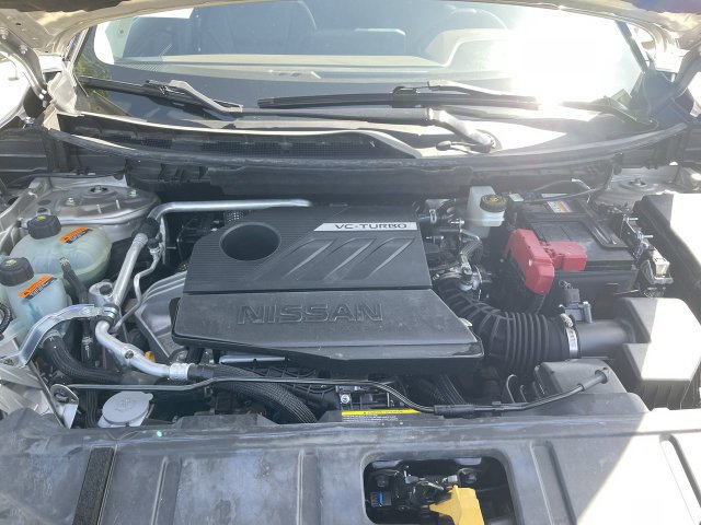 Used 2023 Nissan Rogue Platinum FWD image 32