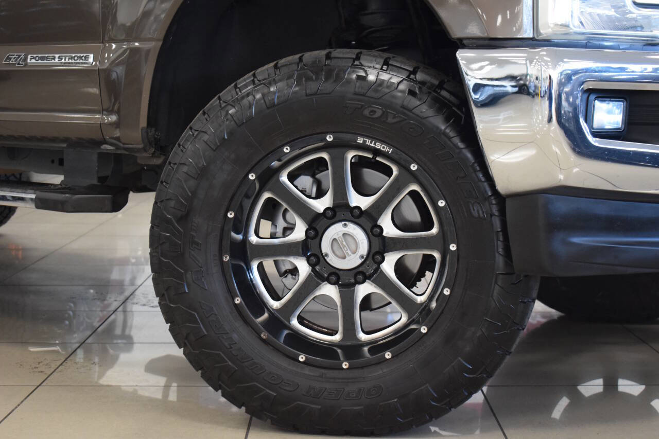 Used 2017 Ford F350 XLT w/ XLT Premium Package image 4