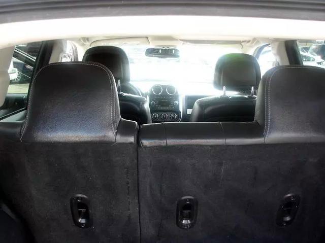 Used 2016 Jeep Compass High Altitude FWD image 28