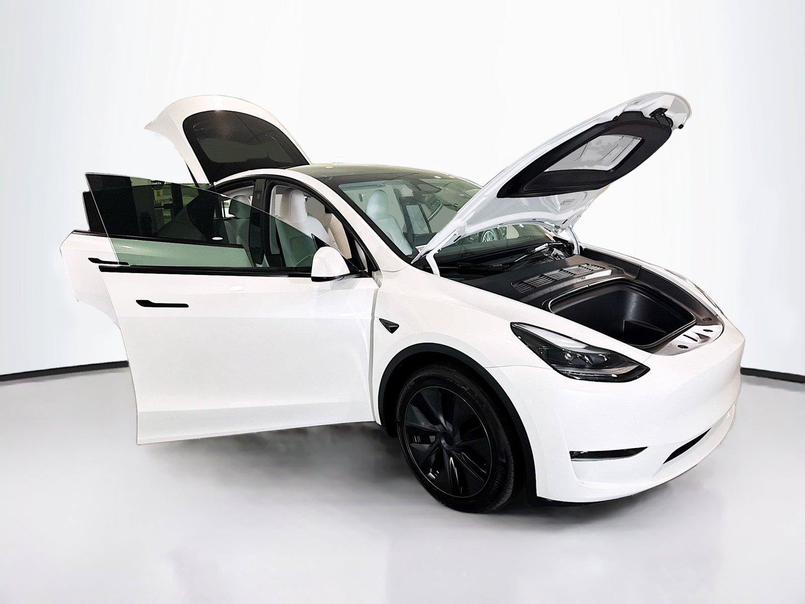 Used 2025 Tesla Model Y Long Range AWD/4WD image 40