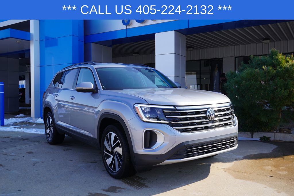 Used 2025 Volkswagen Atlas SE image 2