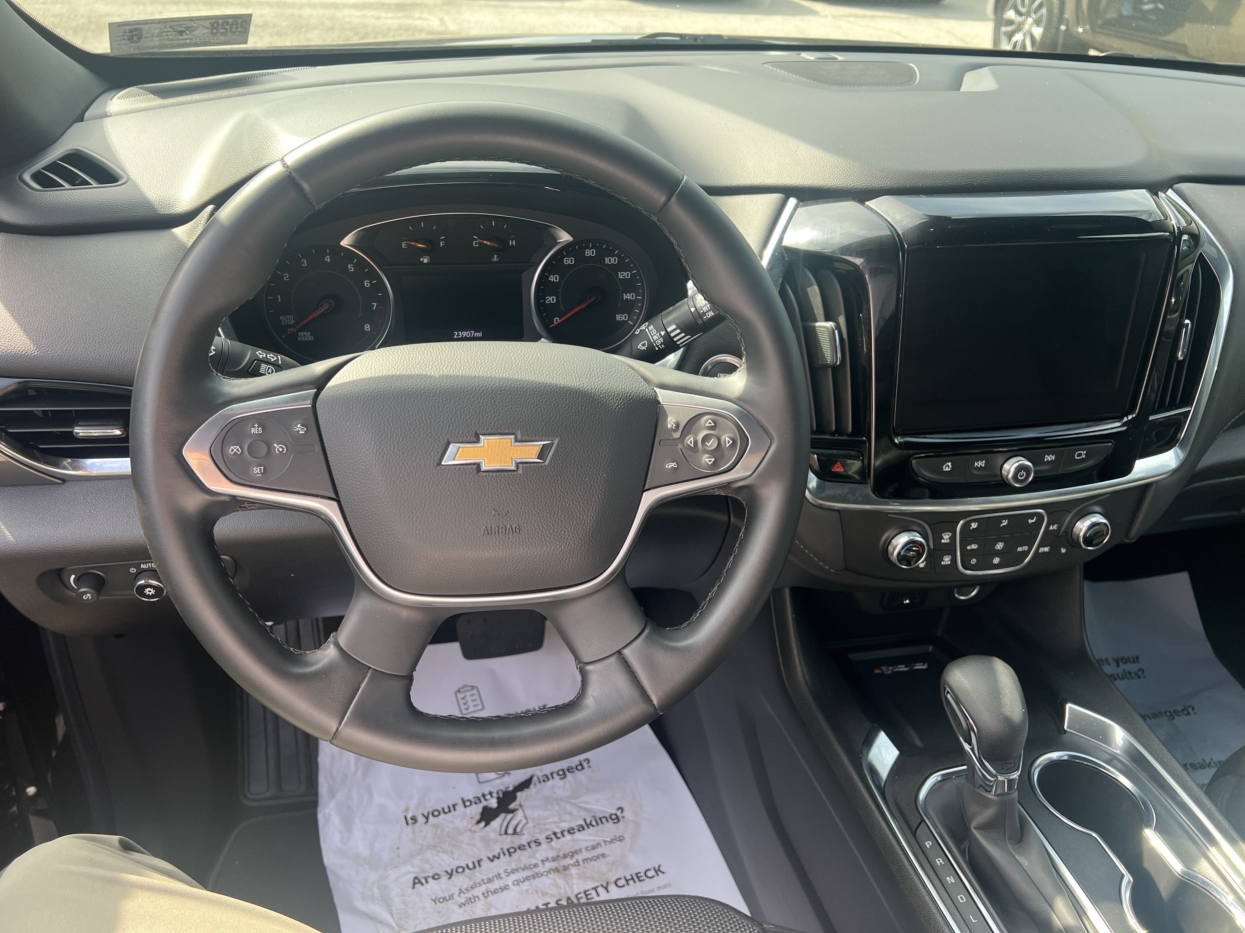 Used 2023 Chevrolet Traverse LT AWD/4WD image 8