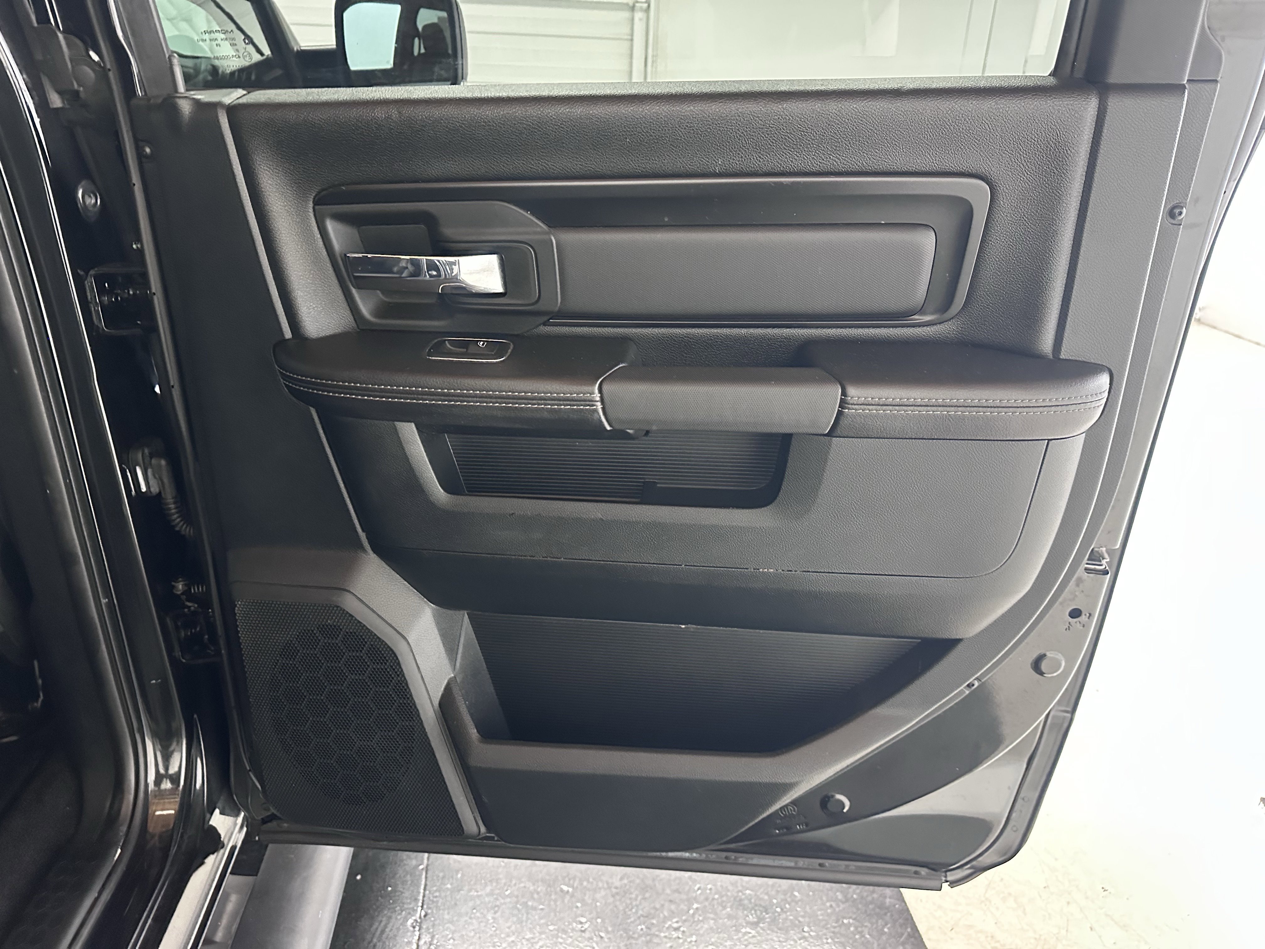 Used 2017 RAM 1500 Rebel w/ Luxury Group image 29