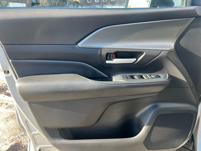 Used 2025 Toyota Grand Highlander XLE image 8