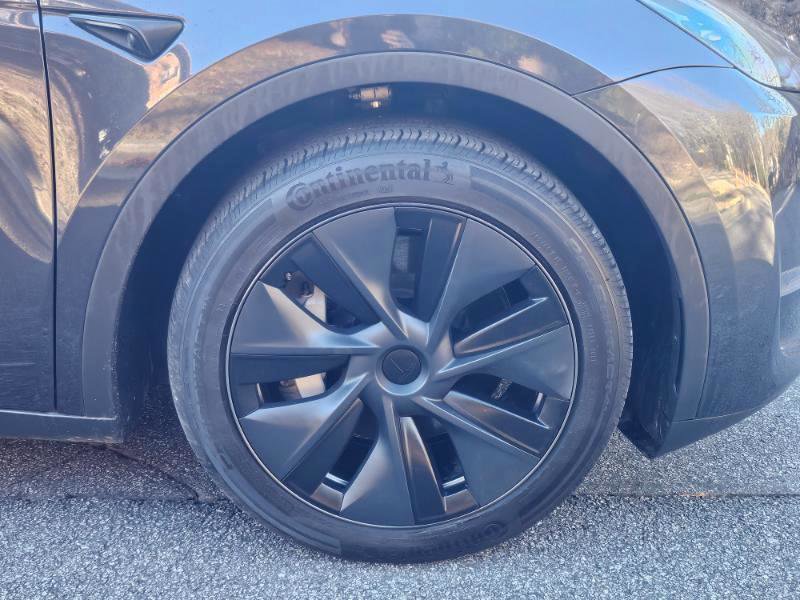 Used 2024 Tesla Model Y Long Range RWD image 17