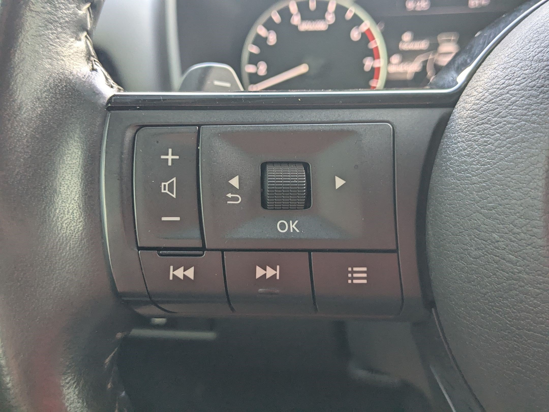 Used 2023 Nissan Rogue SL w/ SL Premium Package AWD/4WD image 18