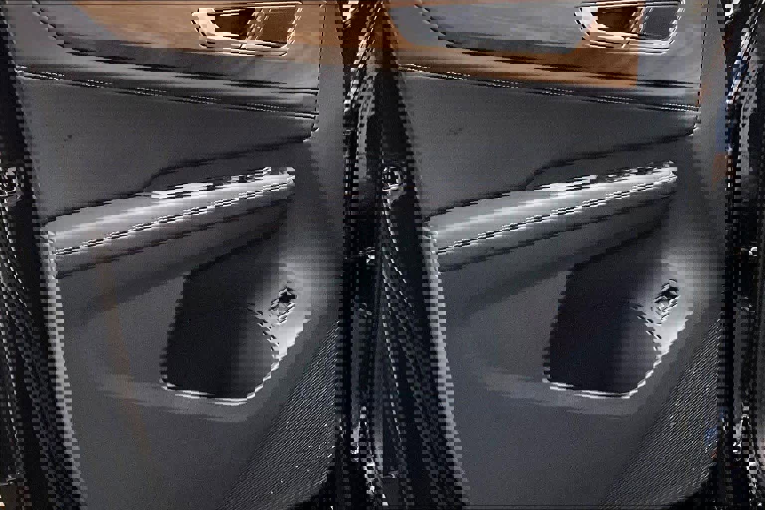 Used 2025 Volkswagen Atlas SE w/ Black Wheel Package image 24