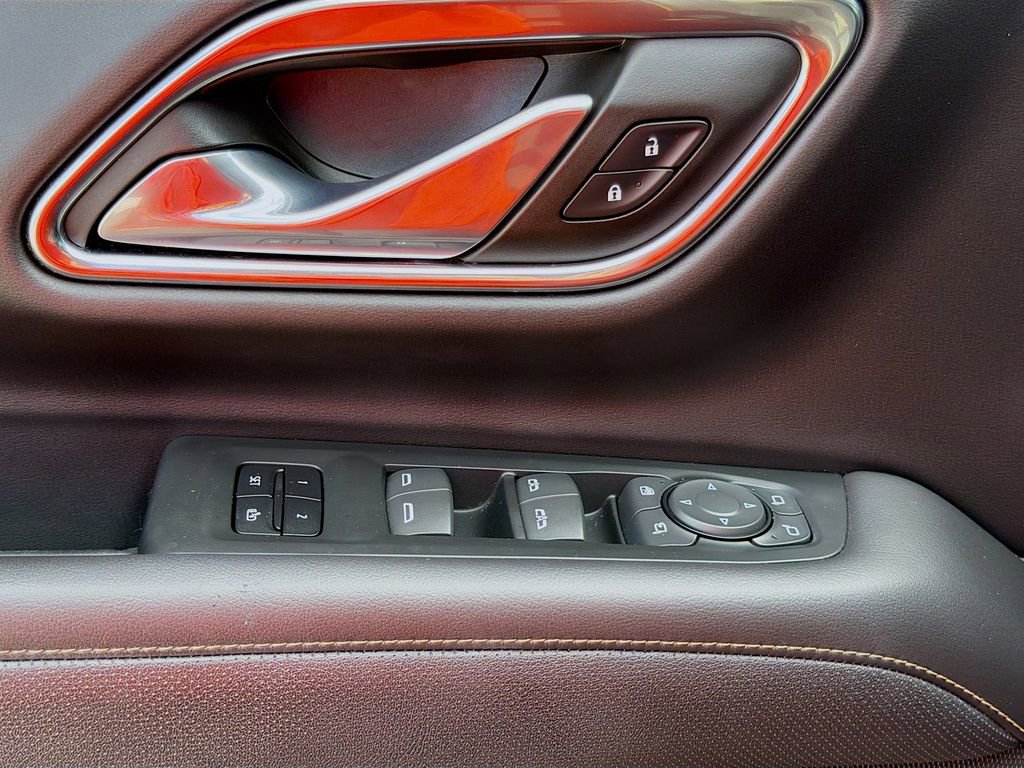 Used 2021 GMC Yukon AT4 w/ Technology Package image 28