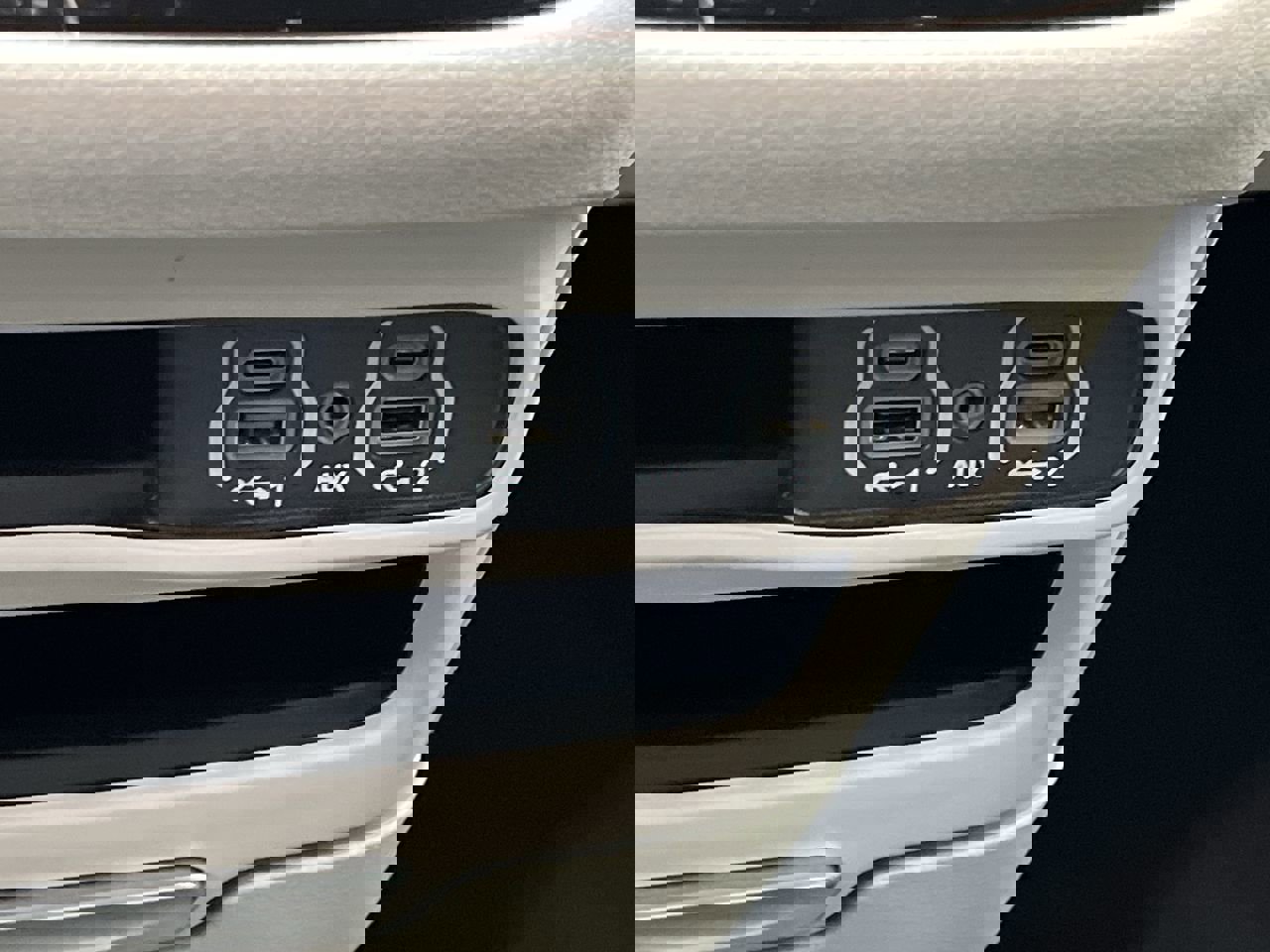 Used 2024 Chrysler Pacifica Touring-L image 24