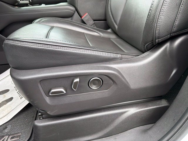 Used 2025 GMC Yukon Denali AWD/4WD image 33