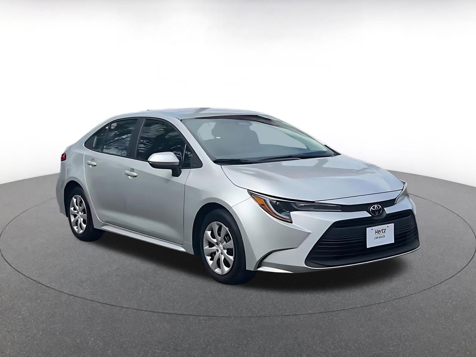 Used 2025 Toyota Corolla LE FWD image 3