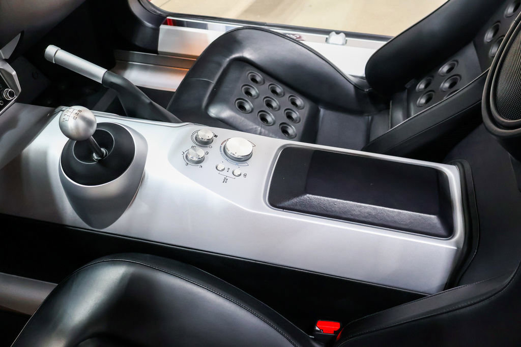 Used 2005 Ford GT RWD image 33