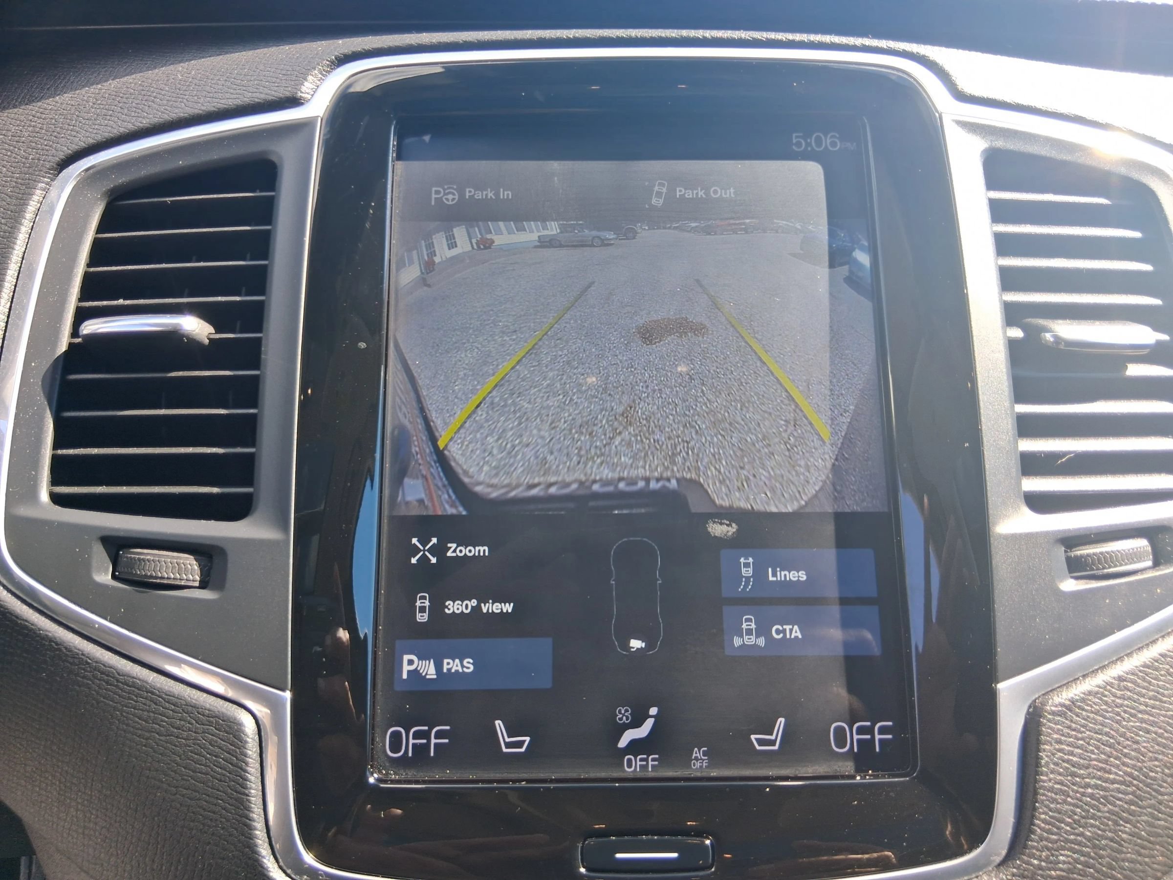 Used 2018 Volvo XC90 T5 Momentum w/ Convenience Package AWD/4WD image 19