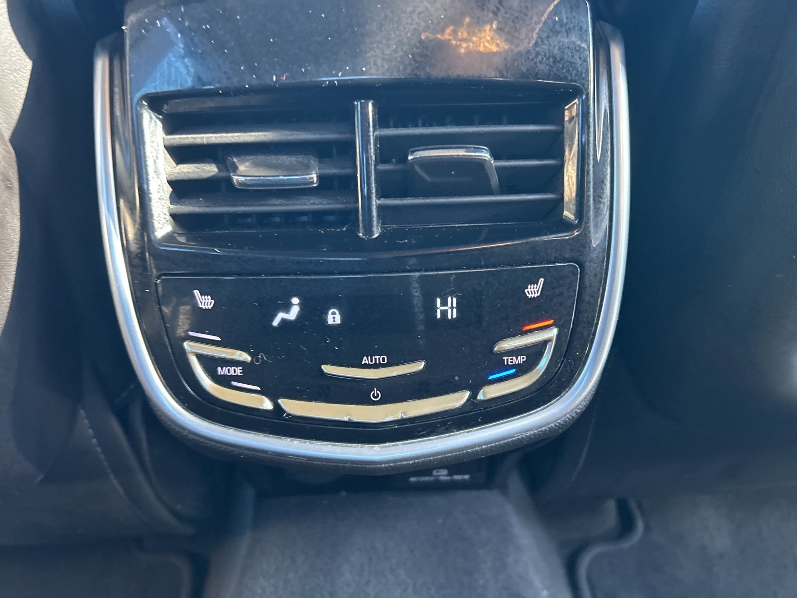 Used 2013 Cadillac XTS Premium image 11