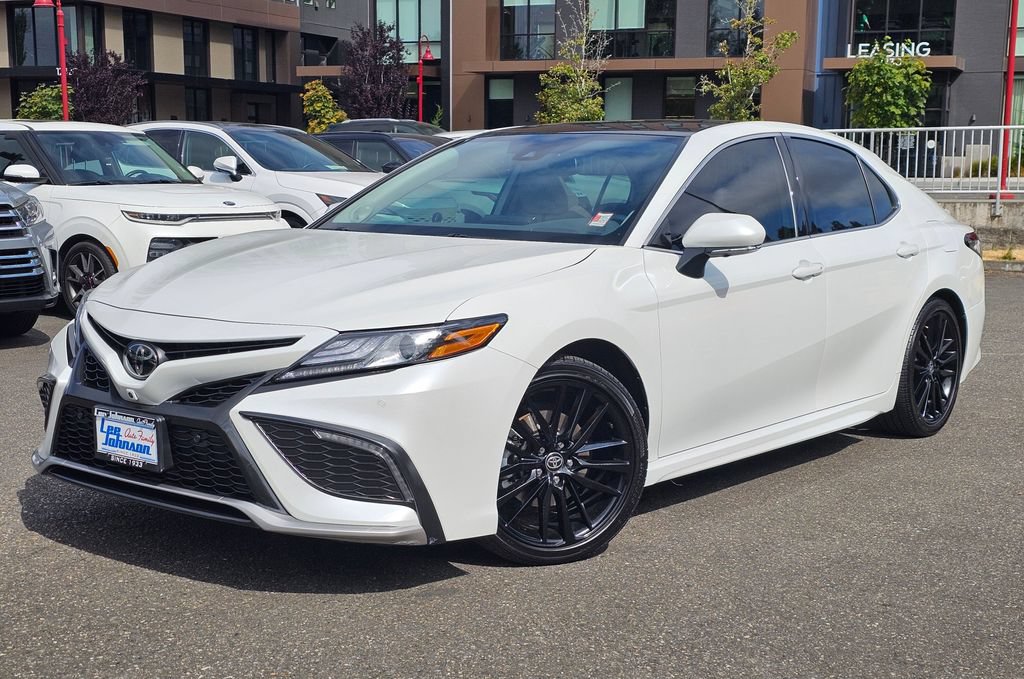 Used 2024 Toyota Camry XSE w/ Navigation Package FWD image 1