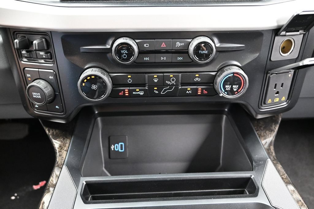 New 2026 Ford F250 XLT w/ XLT Premium Package AWD/4WD image 44