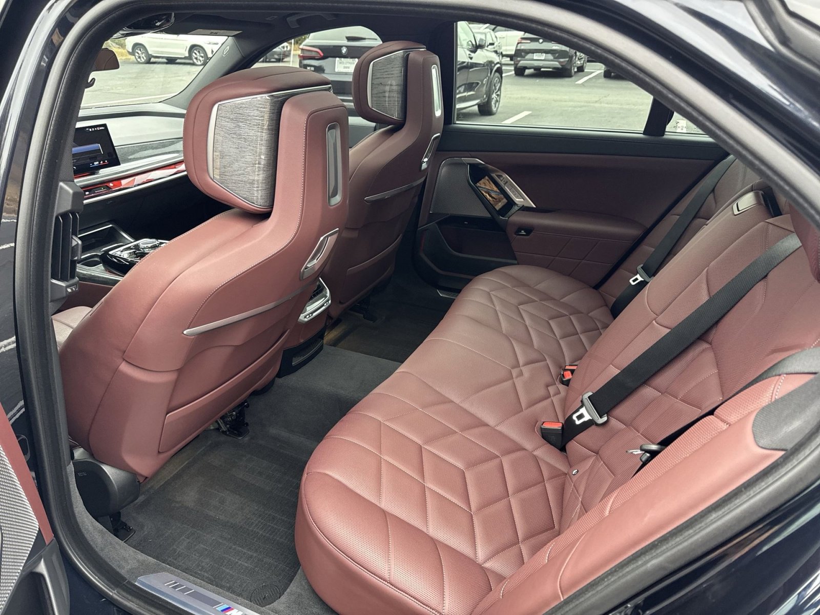 Used 2023 BMW 760i xDrive image 25