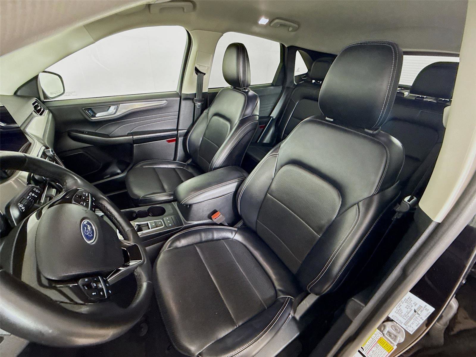 Used 2022 Ford Escape Titanium image 11