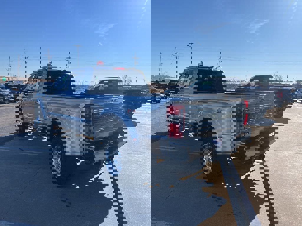 Used 2024 Ford F450 Platinum w/ FX4 Off-Road Package image 3