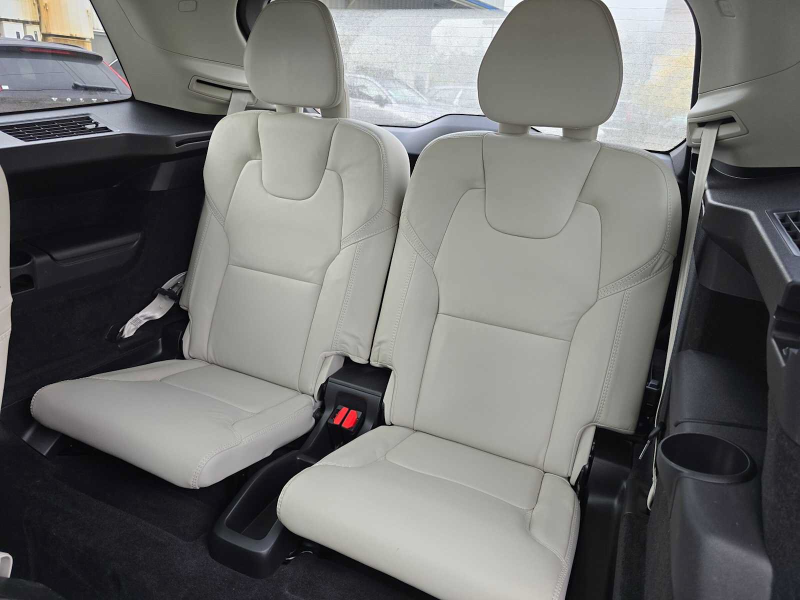 Certified 2023 Volvo XC90 T8 Ultimate w/ Protection Package Premier AWD/4WD image 18