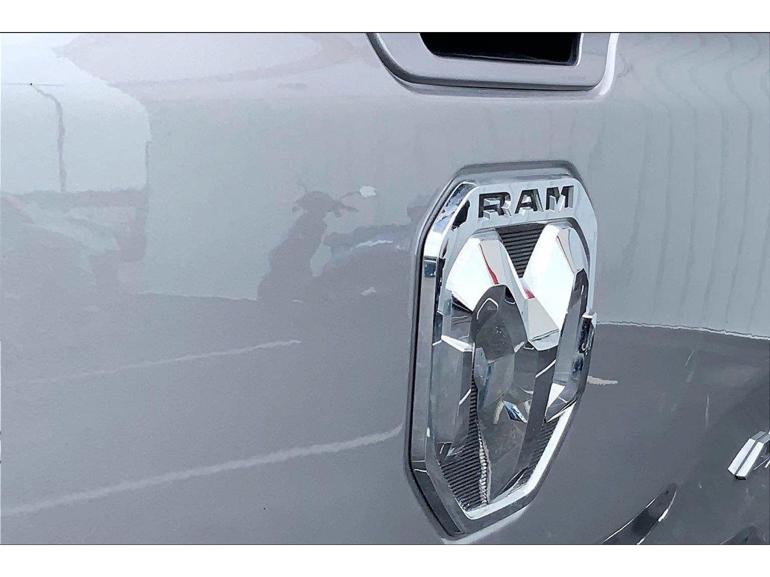 Used 2024 RAM 1500 Laramie AWD/4WD image 30
