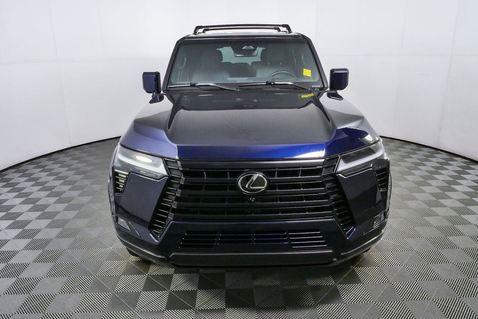 Used 2024 Lexus GX 550 w/ Accessory Package (Z1) AWD/4WD image 31