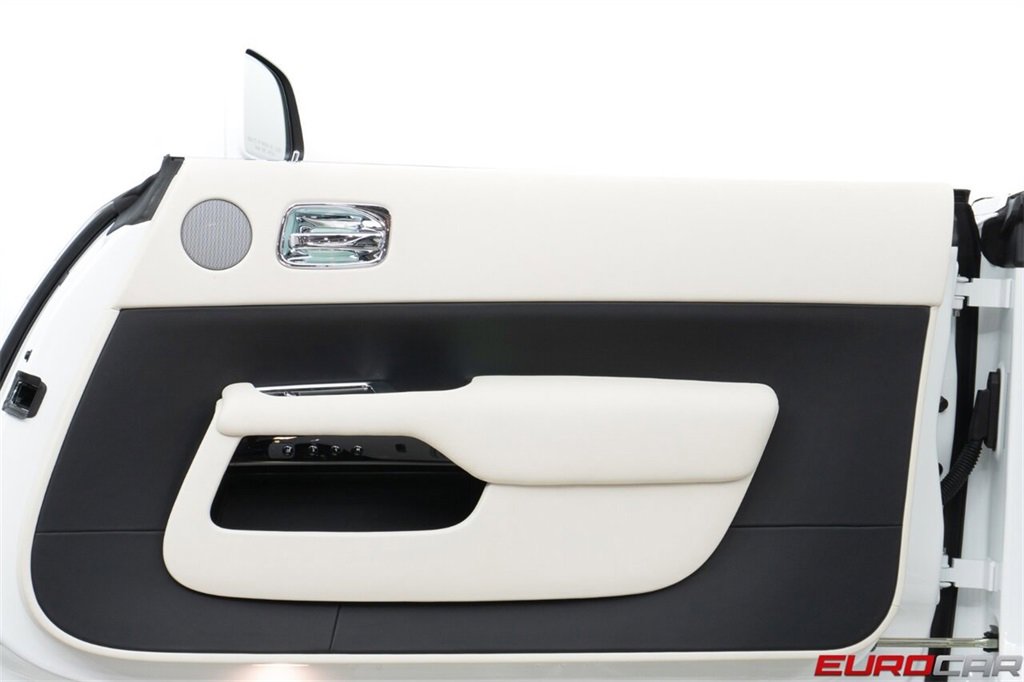 Used 2018 Rolls-Royce Dawn image 23