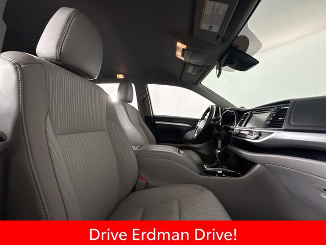 Certified 2018 Toyota Highlander Plus AWD/4WD image 25