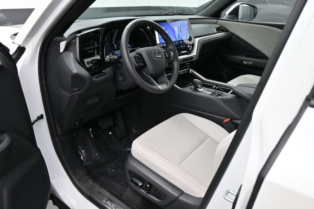Used 2026 Lexus TX 350 AWD w/ Technology Package image 2