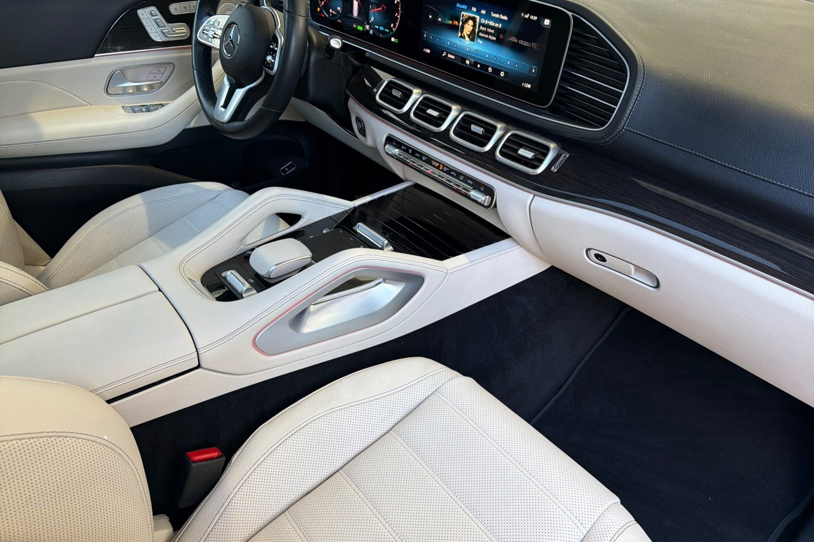 Used 2023 Mercedes-Benz GLS 450 4MATIC image 21